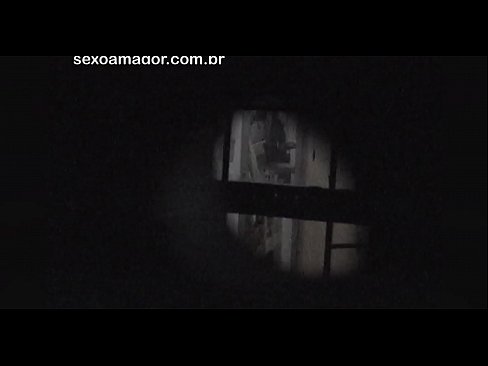 ❤️ Blondie word in die geheim video-opgeneem deur 'n buurtvoyeur wat agter hol bakstene versteek is Anale video op af.shufflesex-com.ru